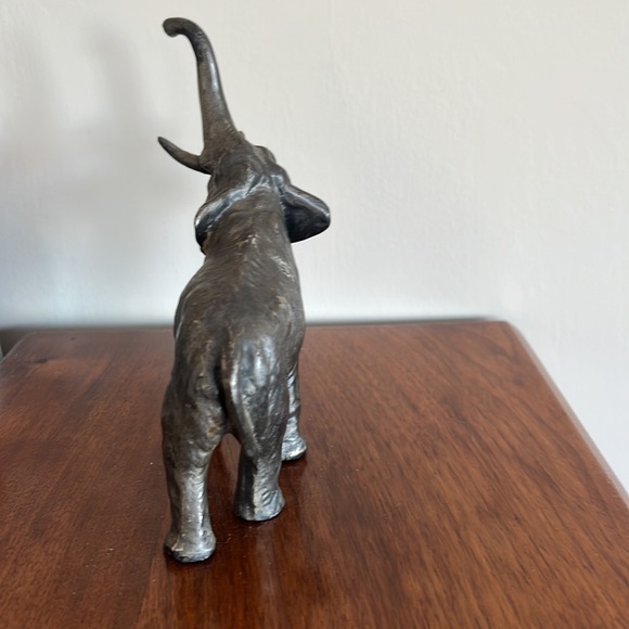 Fabulous Vintage Mid Century Metal Elephant Statue Figurine - Picture 4 of 10